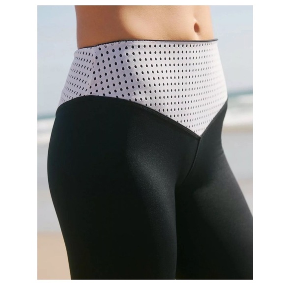 OLYMPIA ACTIVEWEAR Mateo 3/4 Length Leggings, White Mesh/ Jet, Size Small, NWT - Picture 3 of 8